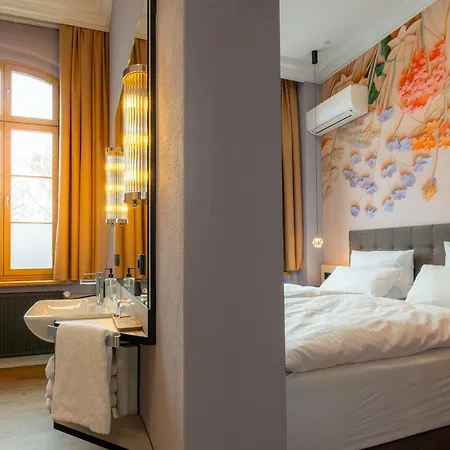 Weltrad Parkhotel Am Fluss *
