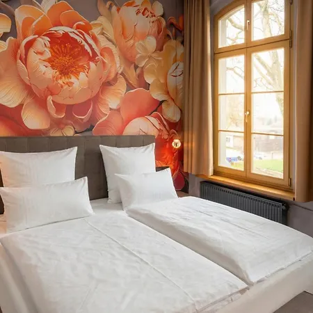 Weltrad Parkhotel Am Fluss *